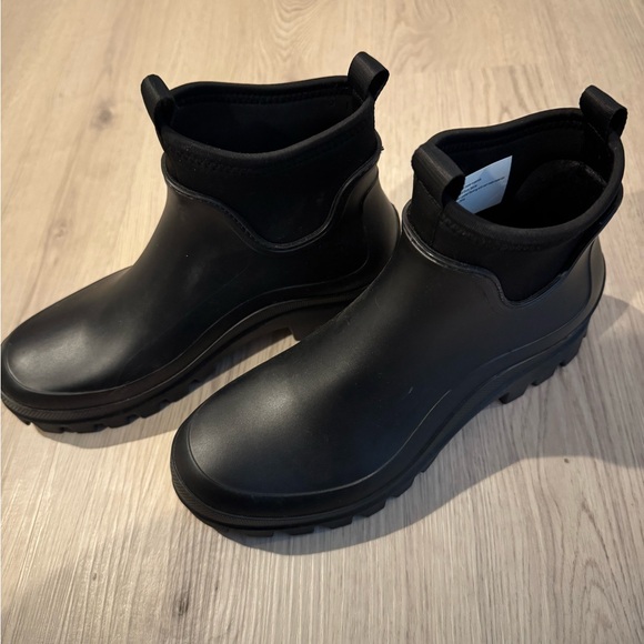 Black Women's Ankle Boots - Picture 2 of 4